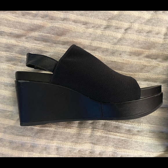 Eileen Fisher black wedge sandals, excellent condition, 6.5 - Picture 3 of 7